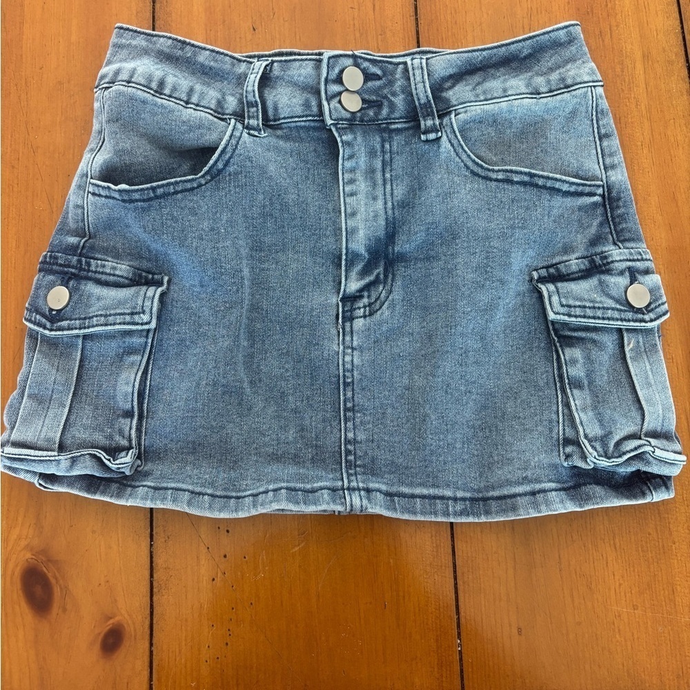Woman’s Xsmall denim Jean mini skirt- with pockets